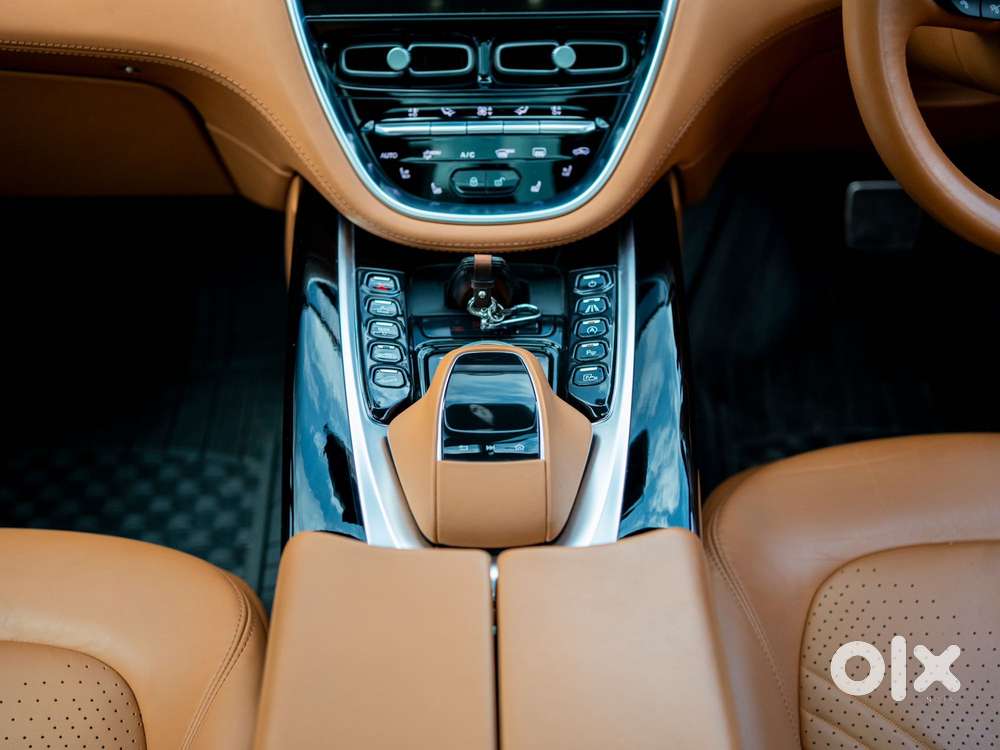 Aston Martin Dbx Twin Turbo, 2024, Petrol