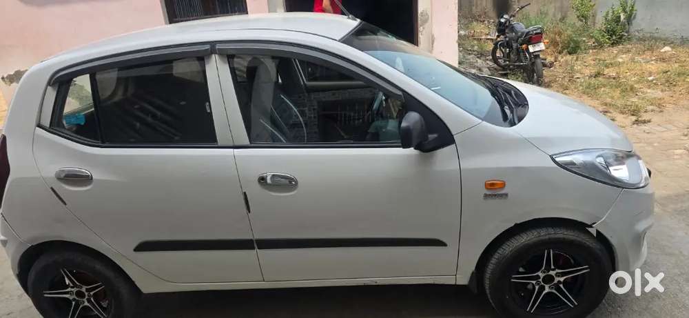 Hyundai I10 2016 Manual 80000 Km Driven