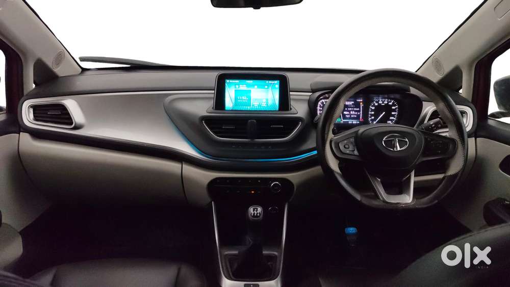Tata Altroz Xz Plus I-turbo (s), 2023, Petrol