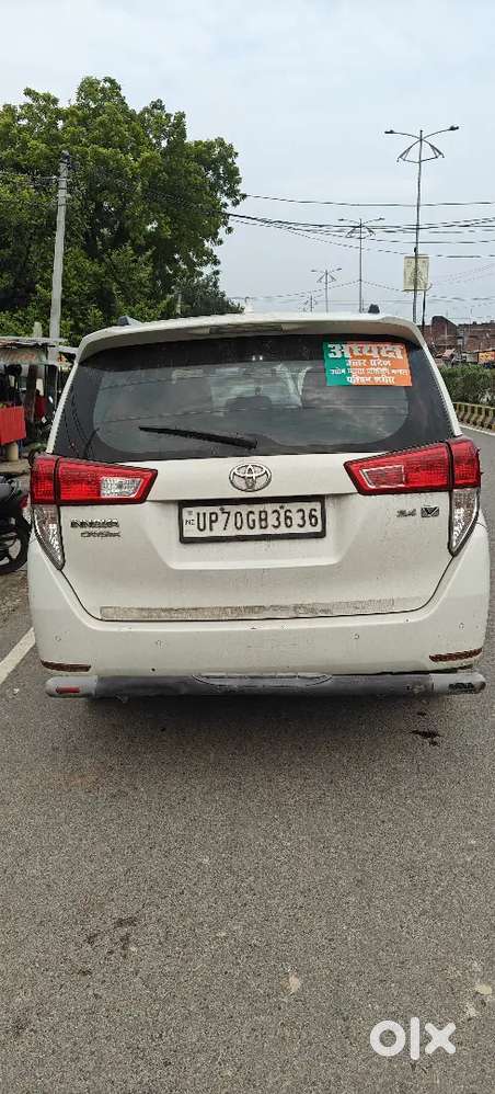 Toyota Innova Crysta 2.4 V 8 2022