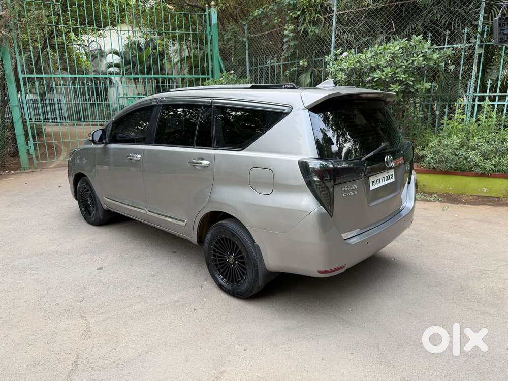 Toyota Innova Crysta 2.4 G Mt 8s, 2017, Diesel