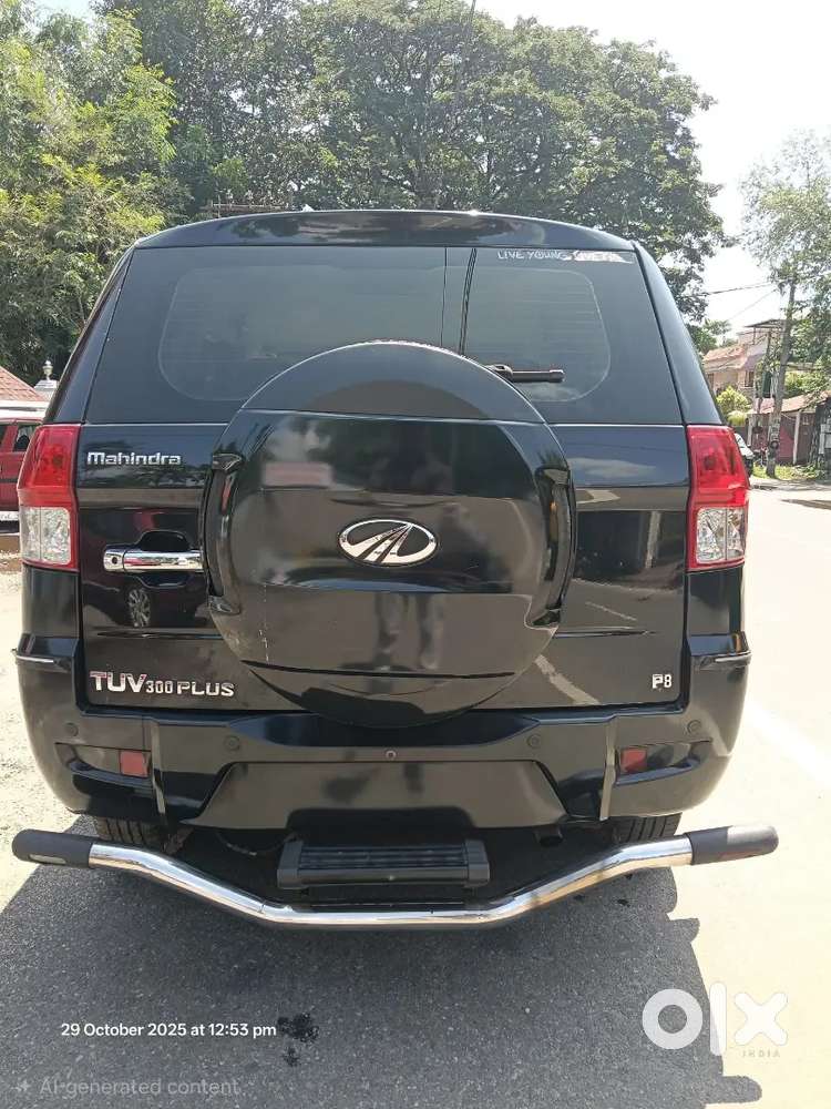Mahindra Tuv 300 P8 Plus 2018