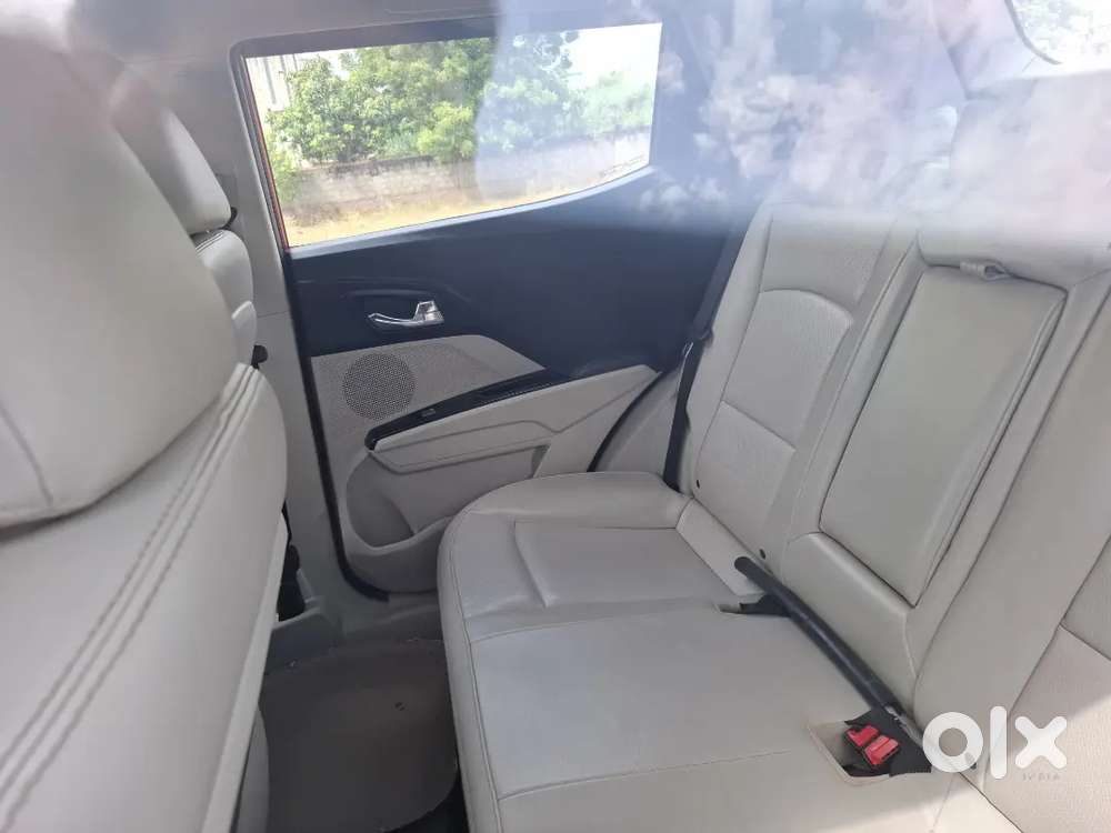 Mahindra Xuv300 W8 Petrol 2021