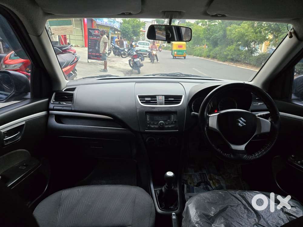 Maruti Suzuki Swift Vxi With Abs, 2012, Petrol