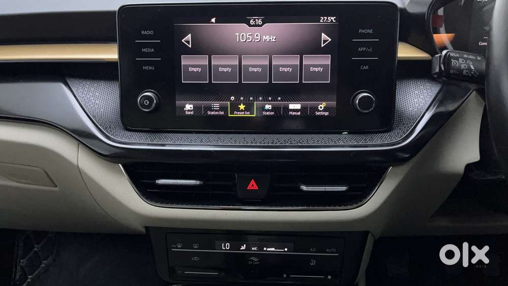 Skoda Slavia Style 1.0l Tsi Mt, 2022, Petrol