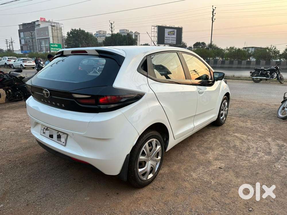 Tata Altroz Xm Plus Petrol, 2022, Petrol
