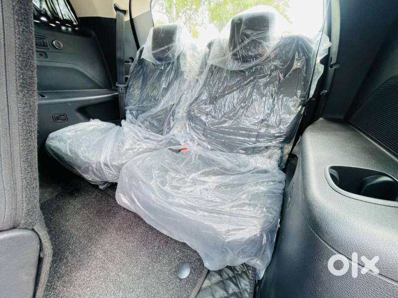 Mahindra Xuv700 2.0 Ax 7 Petrol At Luxury Pack Str, 2025, Petrol