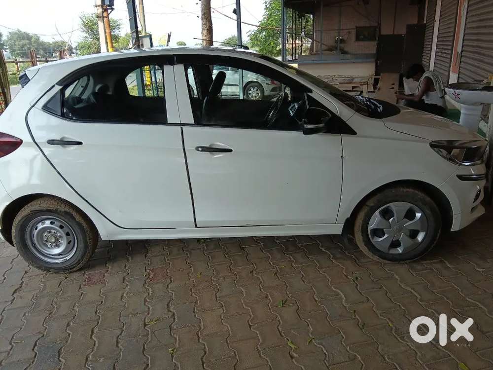Tata Tiago Ev Xe 2025 Petrol