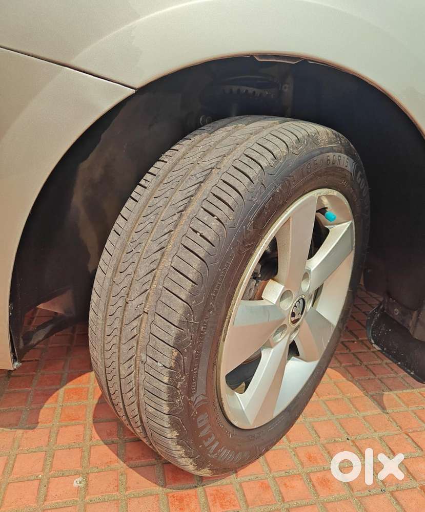 Skoda Rapid Elegance 1.6 Mpfi At, 2015, Petrol