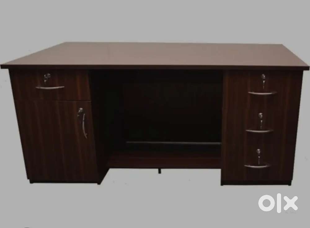 Office boss table 54 size and boss chair
