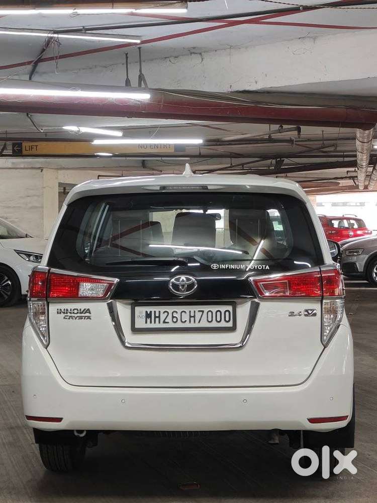 Toyota Innova Crysta [2020-ongoing] 2.4 Gx 7 Str, 2023, Diesel