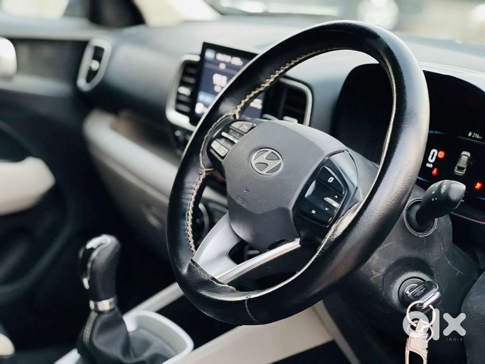 Hyundai Venue, 2023, Petrol