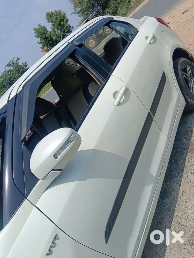 Maruti Suzuki Dzire 2017 Cng & Hybrids 115000 Km Driven