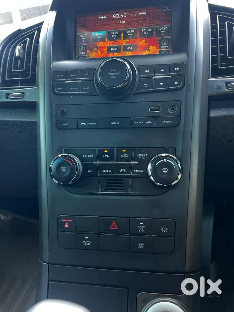 Mahindra Xuv500 W10  2017