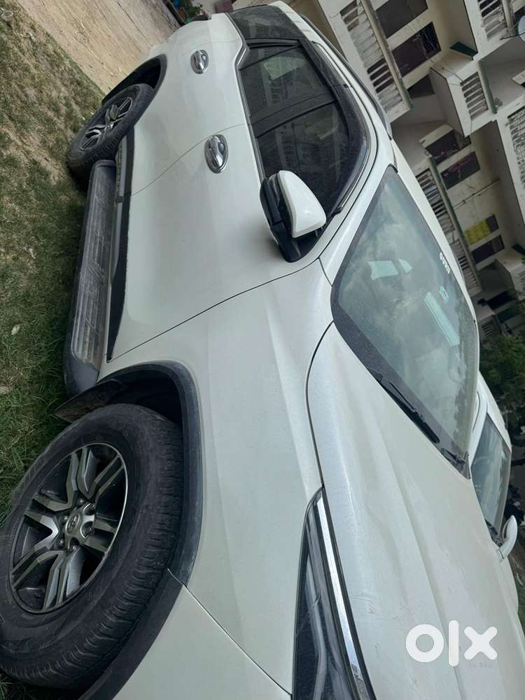 Toyota Fortuner Petrol 2022
