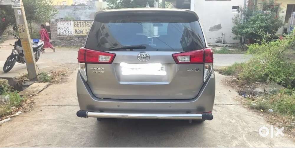 Toyota Innova Crysta 2.4 V 2017
