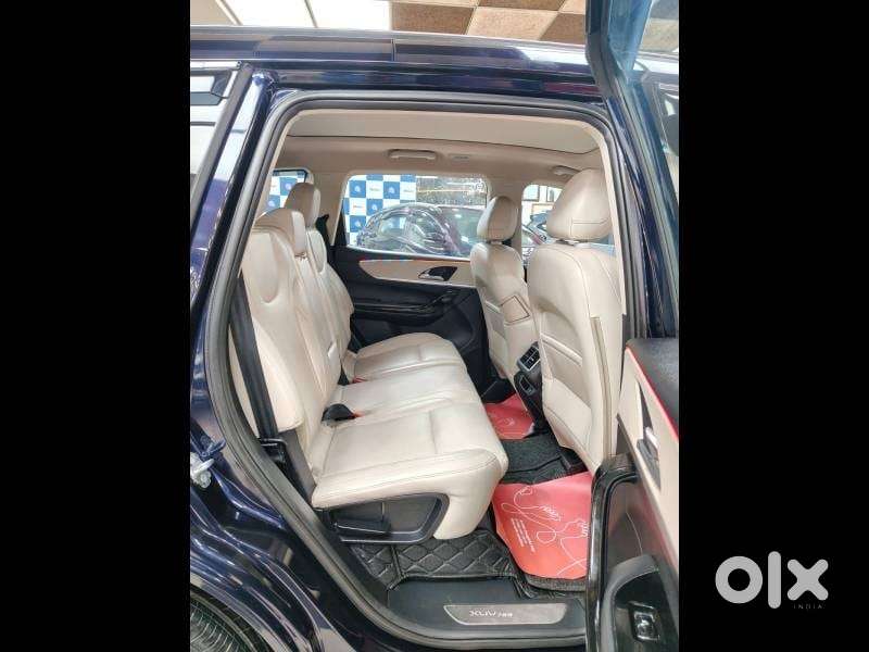 Mahindra Xuv700 2.0 Ax 7 Petrol At Luxury Pack Str, 2023, Petrol