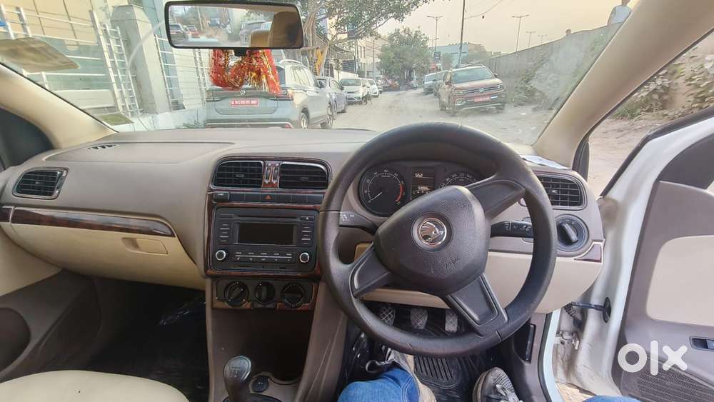 Skoda Rapid 1.6 Mpi Ambition, 2015, Petrol