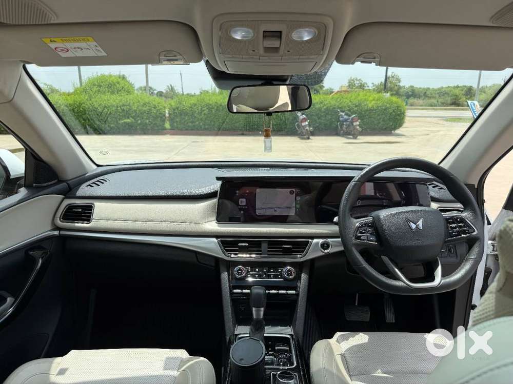 Mahindra Xuv700 2024 Diesel 15900 Km Driven