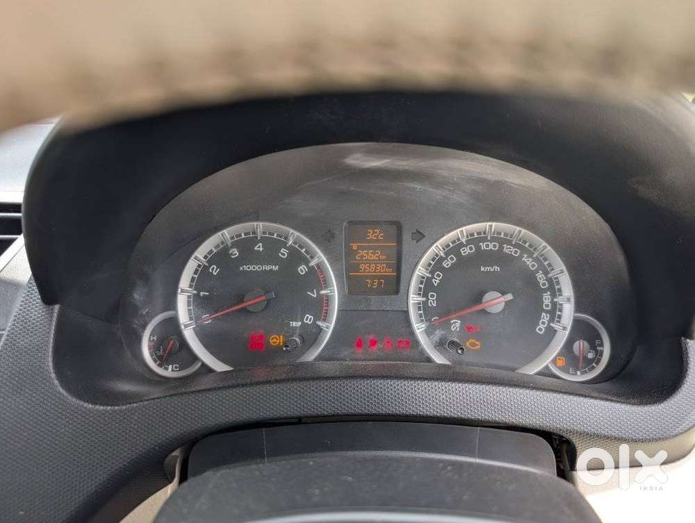 Maruti Suzuki Swift Dzire 1.3 Zxi, 2014, Petrol