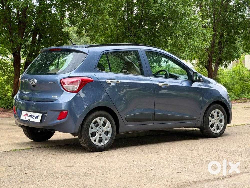 Hyundai Grand I10 Sportz, 2015, Petrol