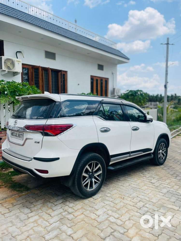 Toyota Fortuner 2017 Diesel 4*4 Manual Less Driven