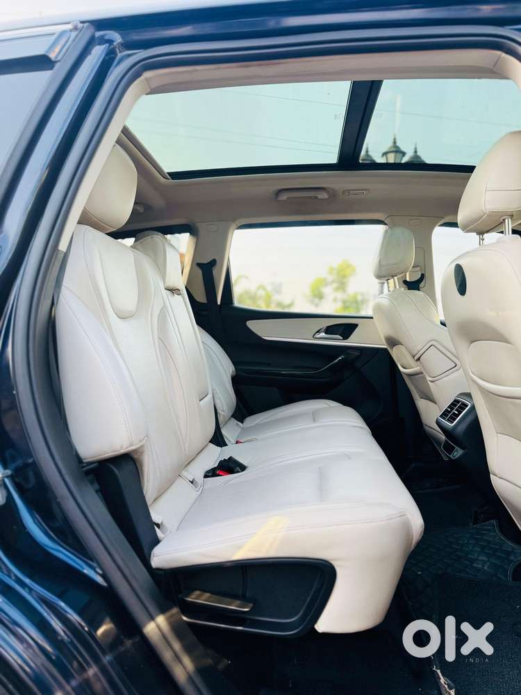 Mahindra Xuv700 Ax7 Luxury Pack Awd, 2022, Diesel