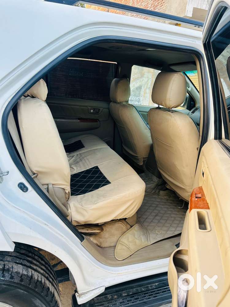 Toyota Fortuner 3.0 4x4 Manual, 2011, Diesel