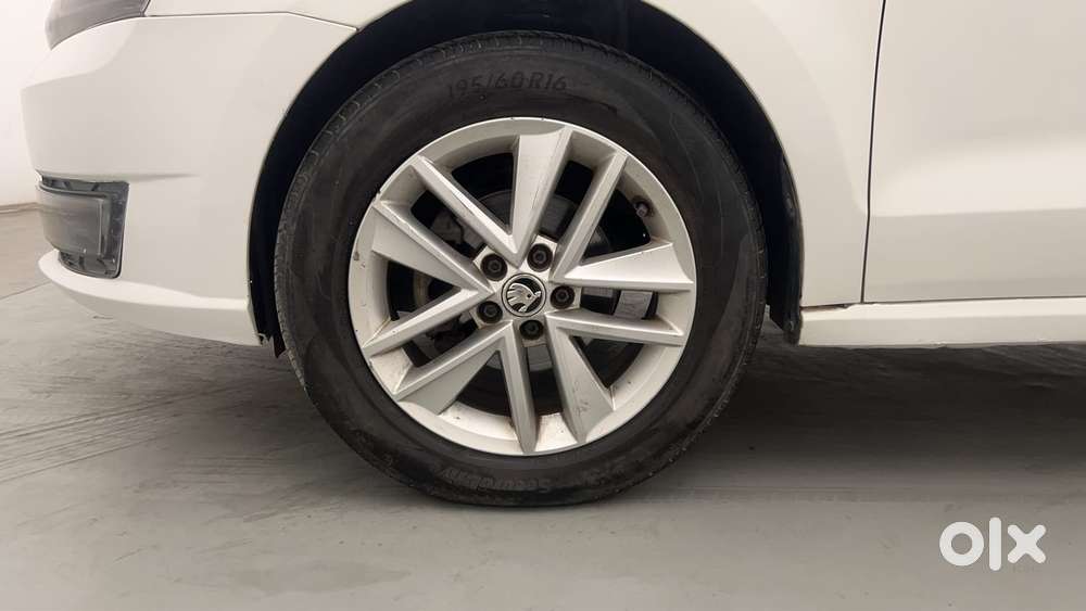 Skoda Rapid 1.0 Style At, 2020, Petrol