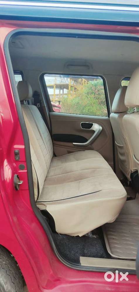 Mahindra Tuv 300 T10, 2018, Diesel