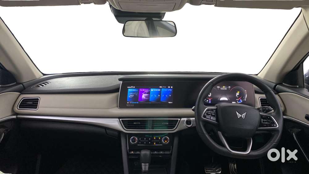 Mahindra Xuv700 2.0 Ax 7 Petrol At Luxury Pack Str, 2023, Petrol