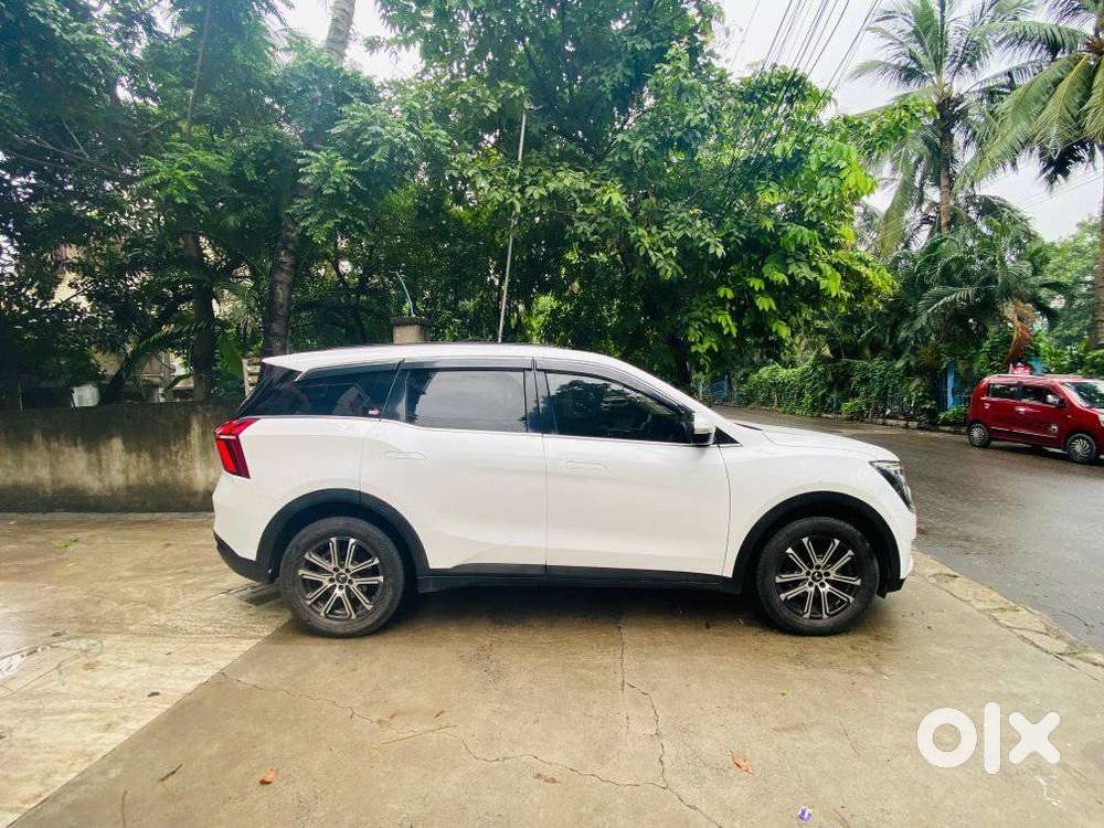 Mahindra Xuv700 2.0 Ax 7 Petrol Mt Str, 2022, Petrol