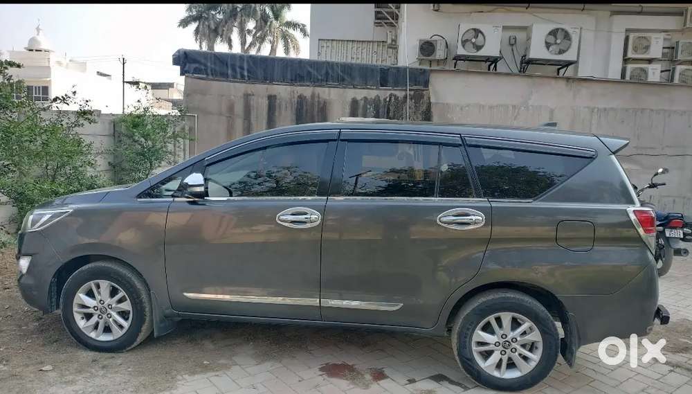 Toyota Innova Crysta 2.4