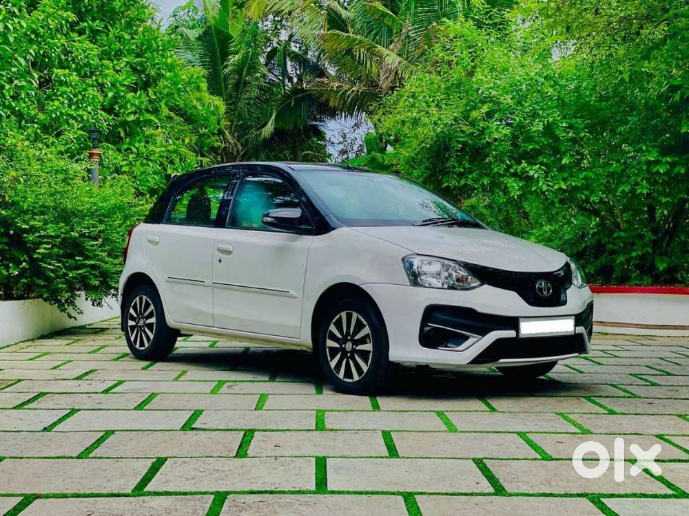 Toyota Etios Liva V Limited, 2019, Petrol