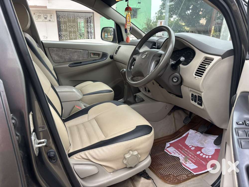 Toyota Innova 2.5 G (diesel) 8 Seater, 2012, Diesel