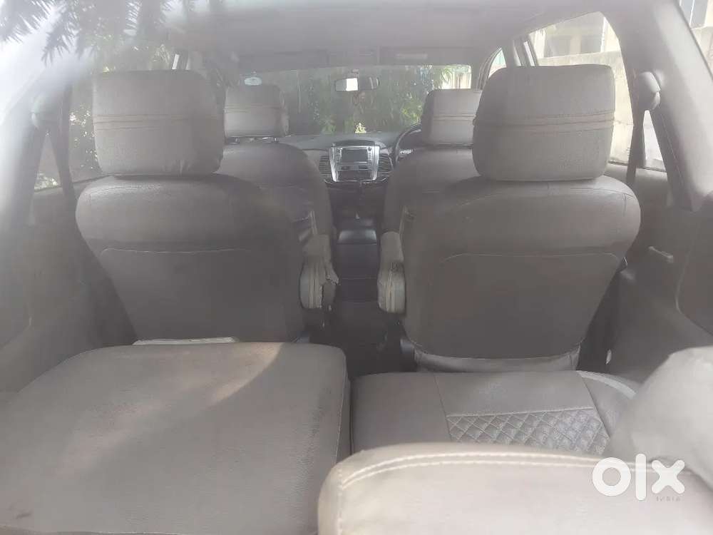 Toyota Innova 2.5 Crysta 2014