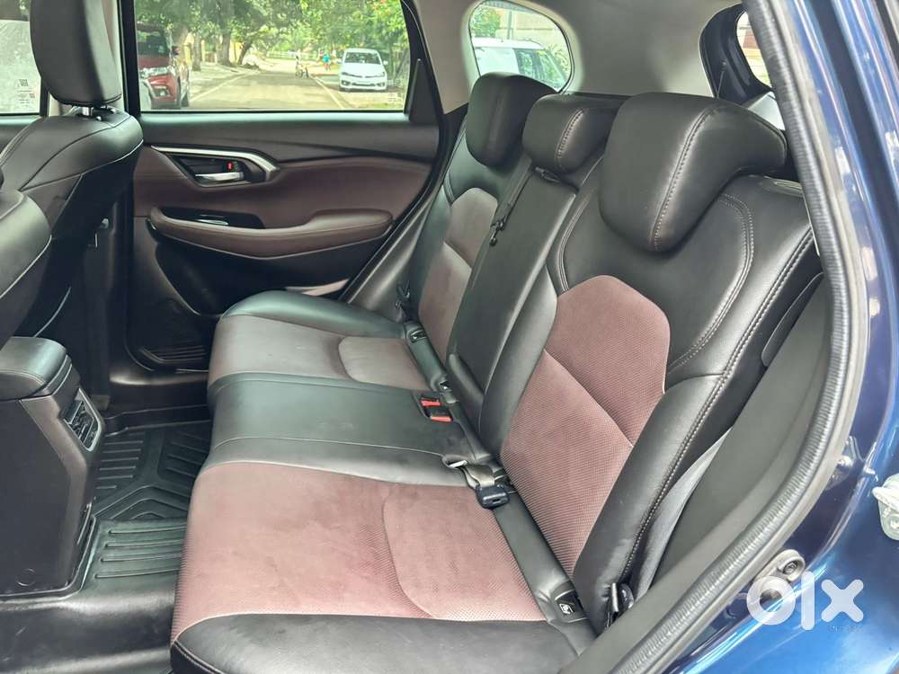 Maruti Suzuki Grand Vitara 1.5 Alpha Smart Hybrid At, 2022, Petrol