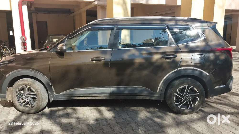 Kia Carens 2022 Petrol 180000 Km Driven
