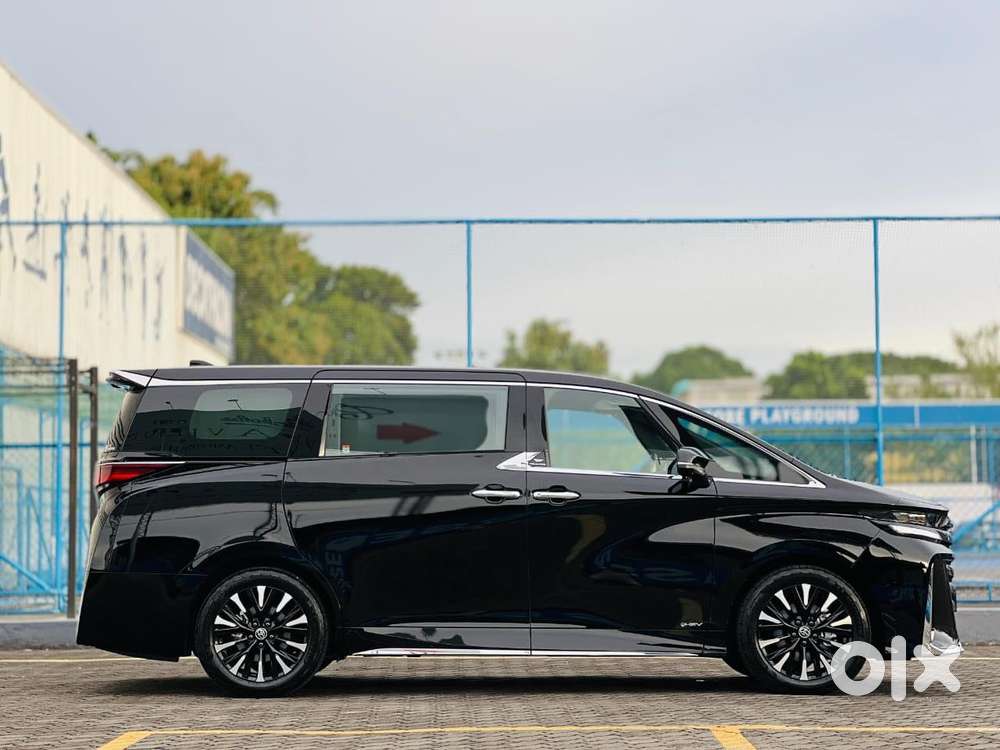 Toyota Vellfire Vip – Executive Lounge, 2026, Petrol