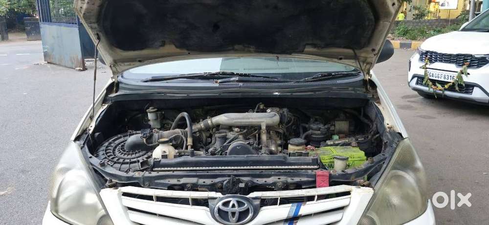 Toyota Innova 2.5 G (diesel) 8 Seater, 2011, Diesel