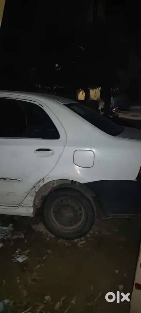 Toyota Etios 1.5 High 2012