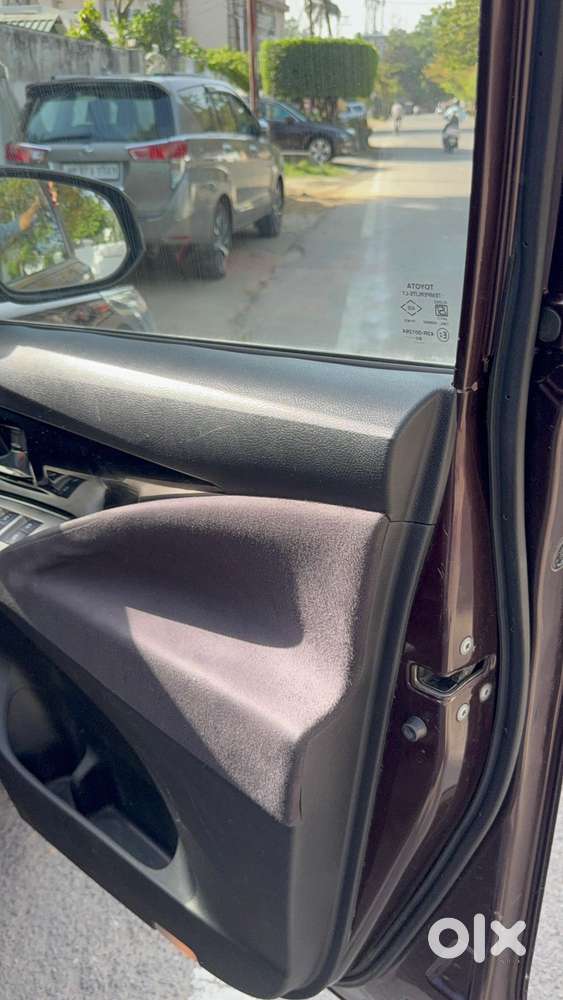 Toyota Innova Crysta 2.4 V, 2016, Diesel