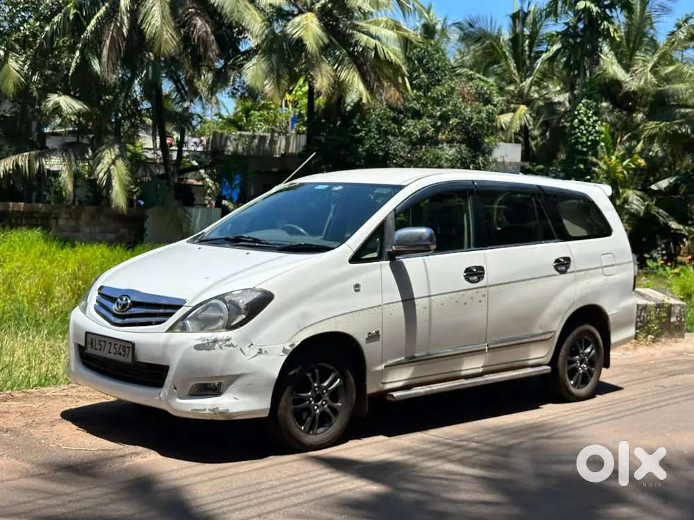 Toyota Innova Crysta Edition 2011