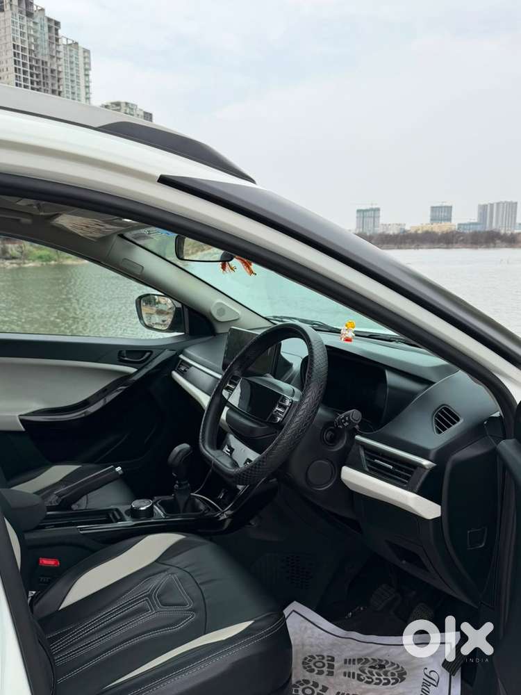 Tata Nexon Petrol 2025