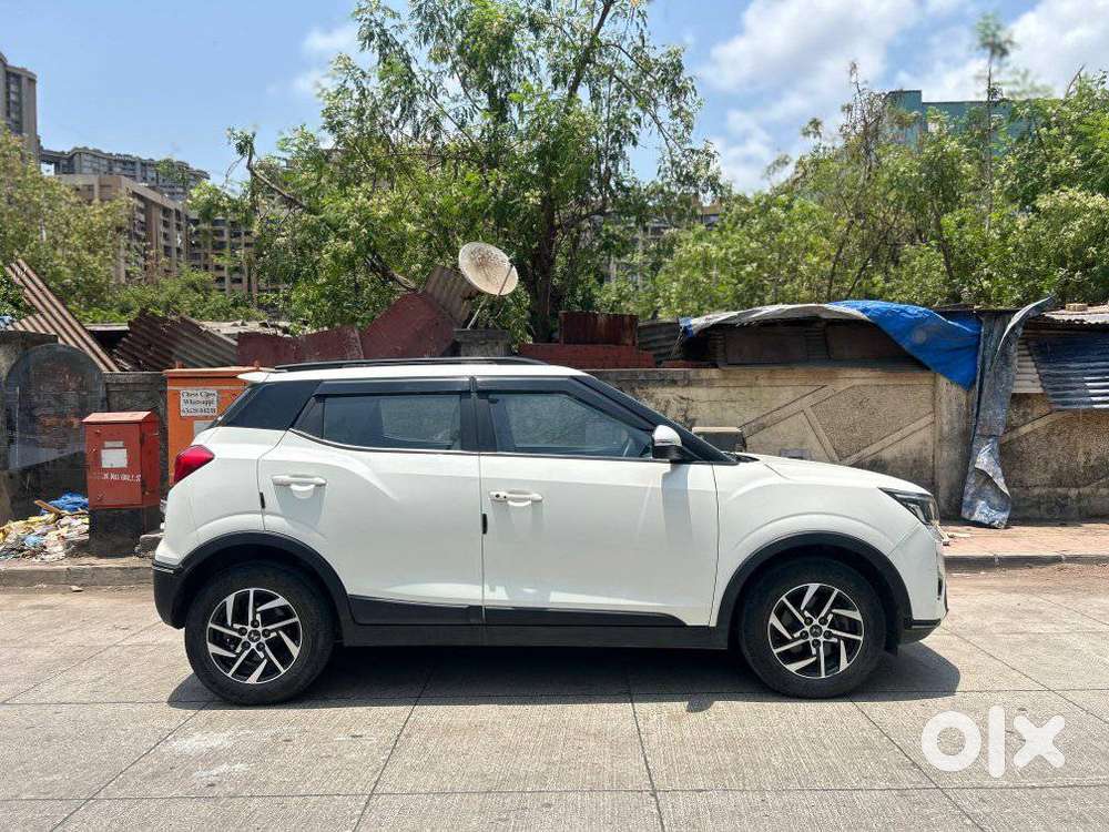 Mahindra Xuv300 1.2 W8 (o) Amt Petrol, 2023, Petrol