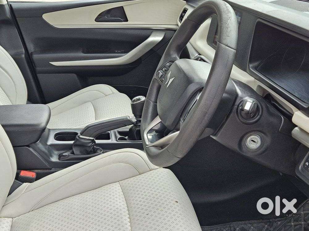 Mahindra Xuv700 2.2 Mx Diesel Mt 5 Str, 2023, Diesel