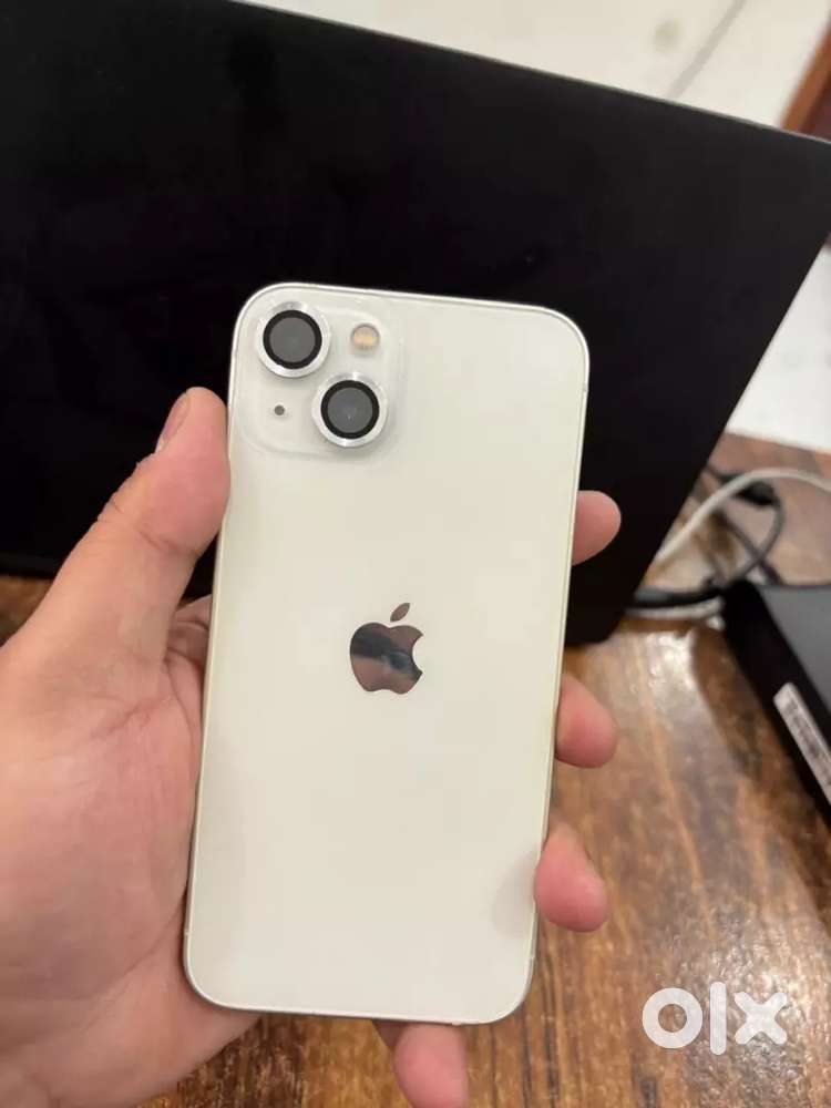 Selling my 4 month old I phone 13 with bill and box available