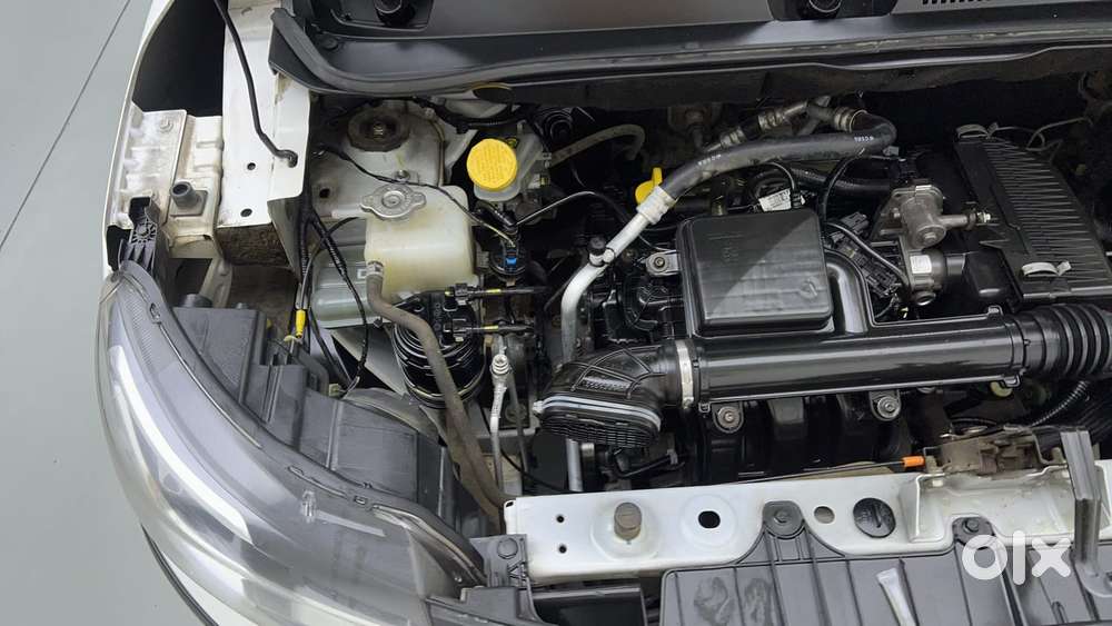 Renault Triber Rxz, 2022, Petrol