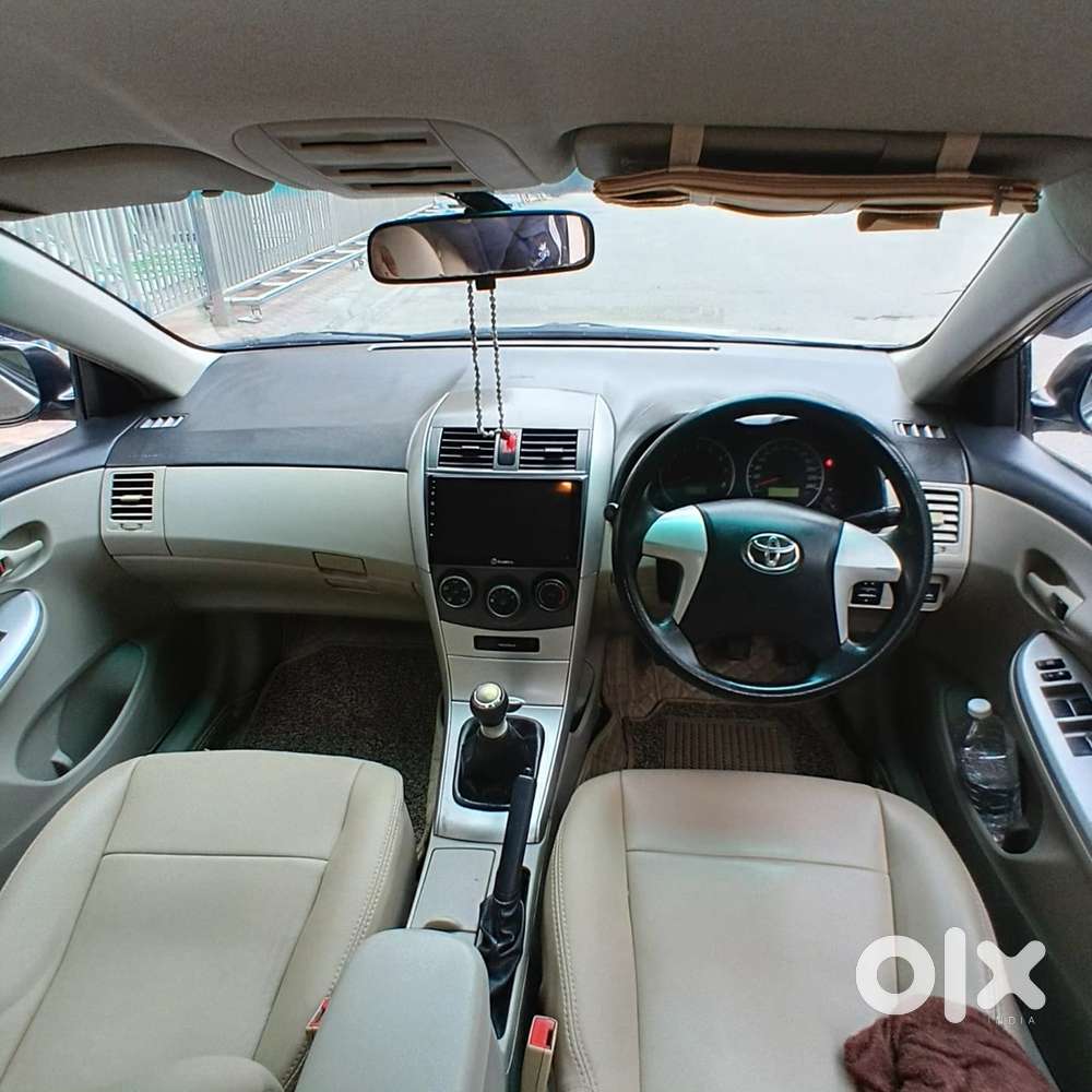Toyota Corolla Altis 1.8 J, 2013, Petrol