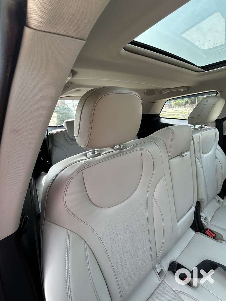 Mahindra Xuv700 2.0 Ax 7 Petrol At Luxury Pack Str, 2023, Petrol